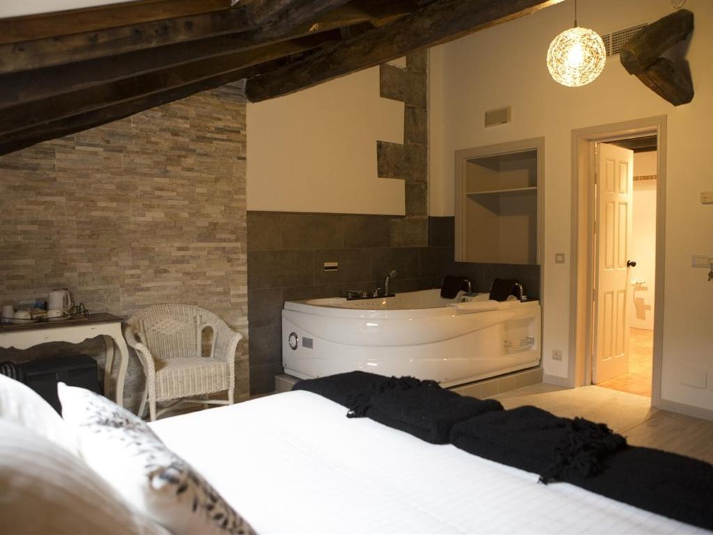 Akla Hotel Palacio Torre De Ruesga Calseca Esterno foto